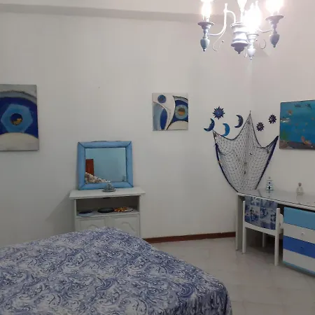 La Maison Des Caprices_ _stazione_5terre